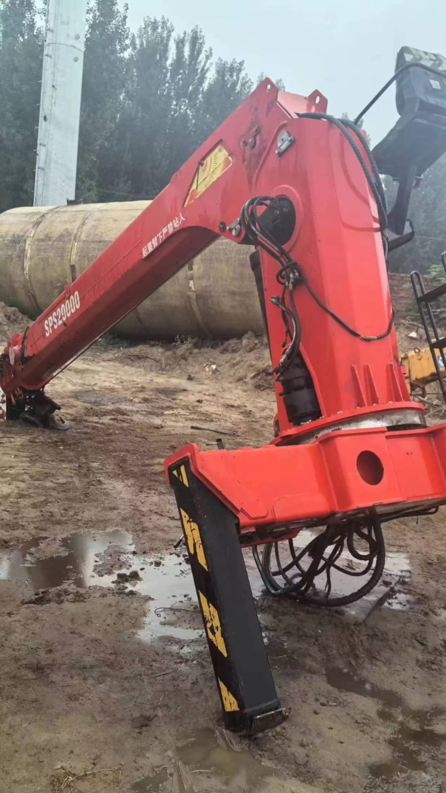 Installation of Sany crane, manufacturing year 2012. The suspension rod needs maintenance