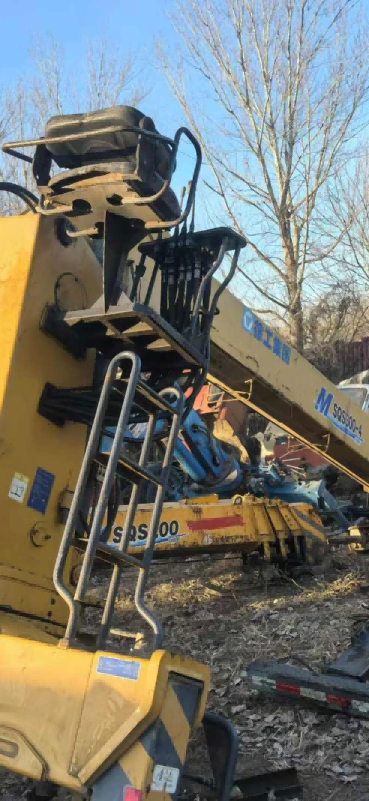 Crane installation with a lifting capacity of 10 tons, manufactured in 2018 without rear support or swinging device