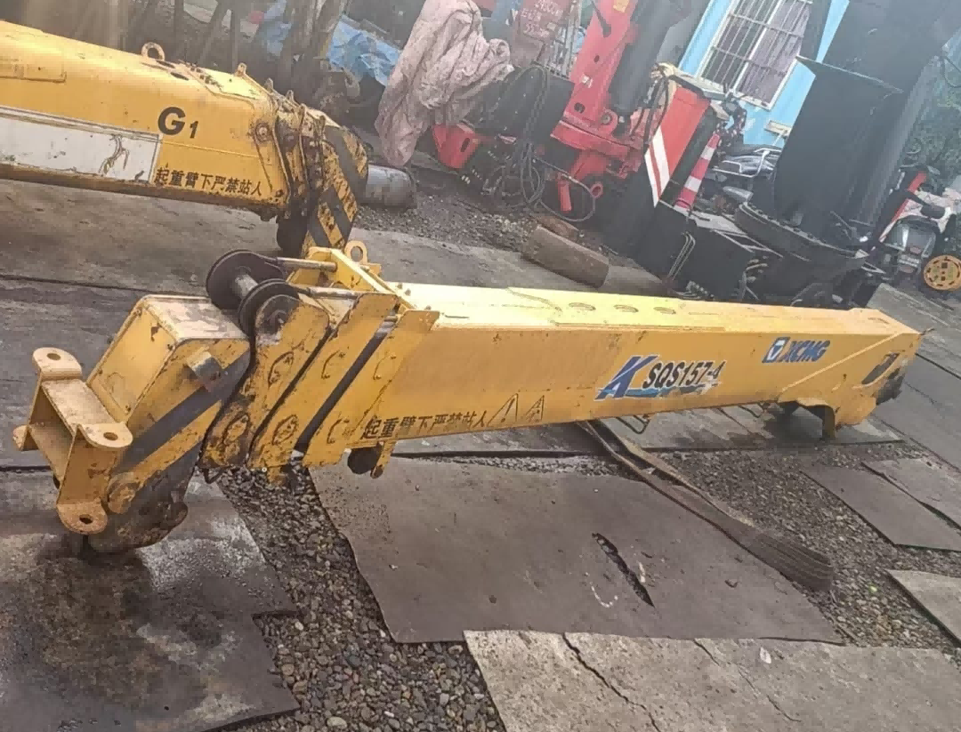 6 tons of boom