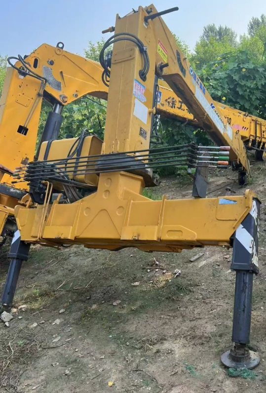 Crane installation manufactured in 2018, 4 tons without rear support